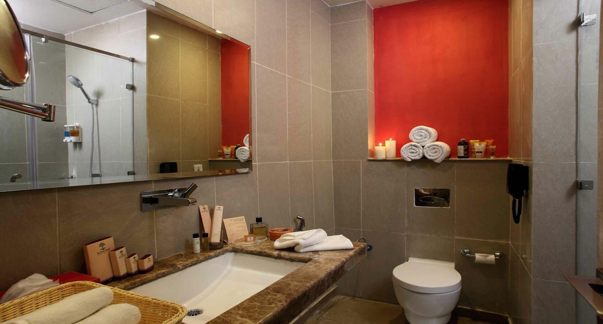 Nidhivan Sarovar Portico Hotel Vrindavan