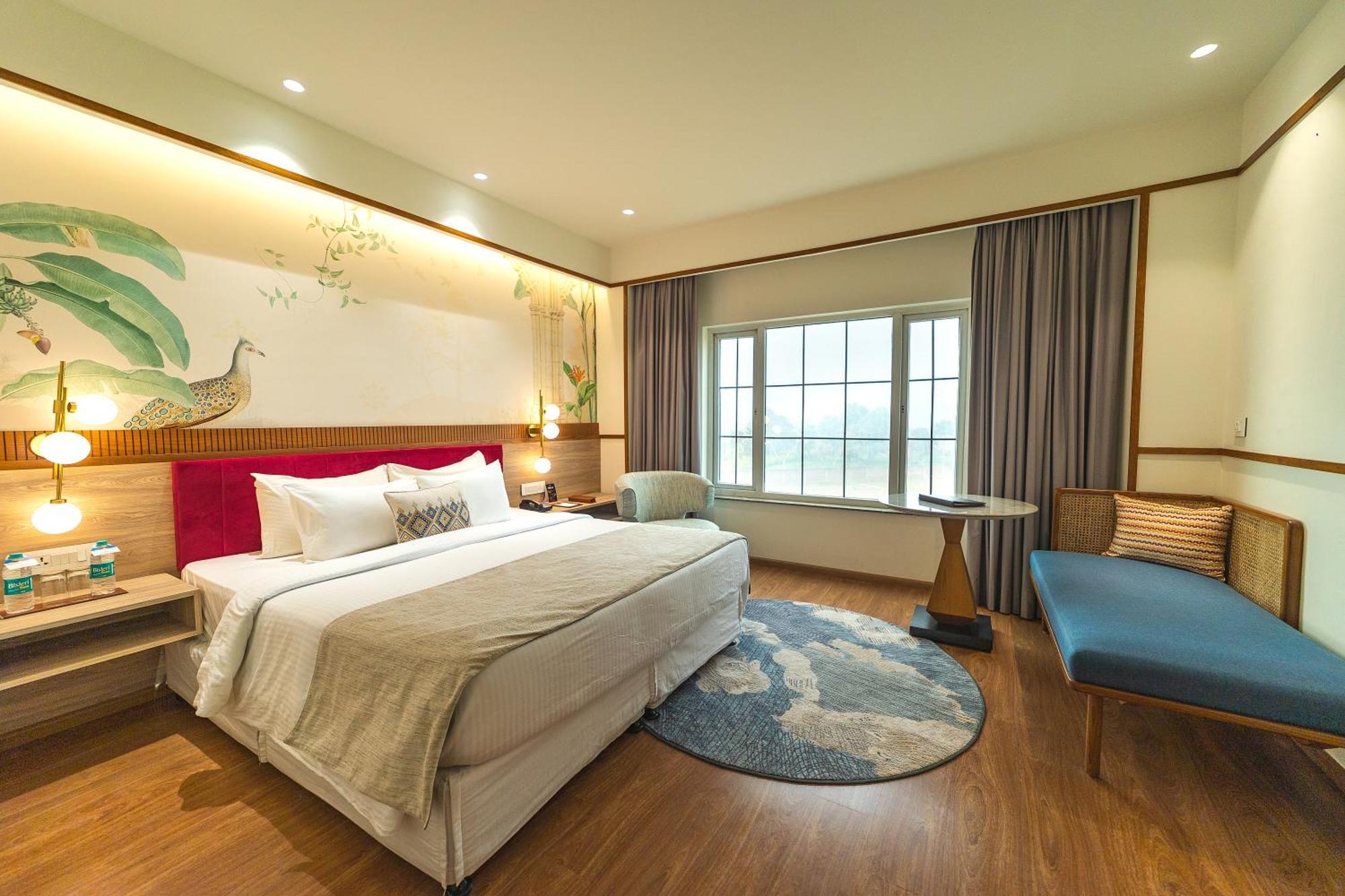 Hotel Nidhivan Sarovar Portico Vrindavan