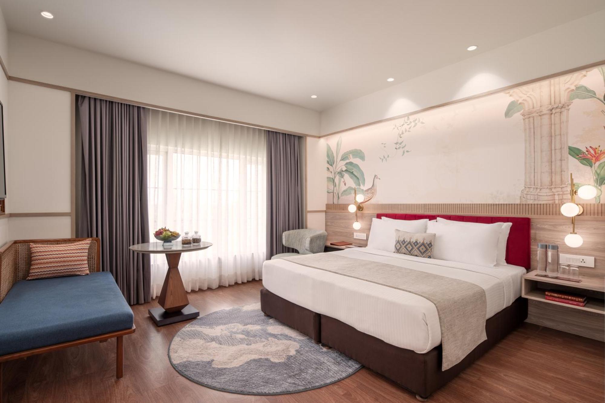 Nidhivan Sarovar Portico Hotel