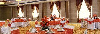 Nidhivan Sarovar Portico 4*