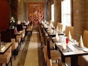 Nidhivan Sarovar Portico 4*