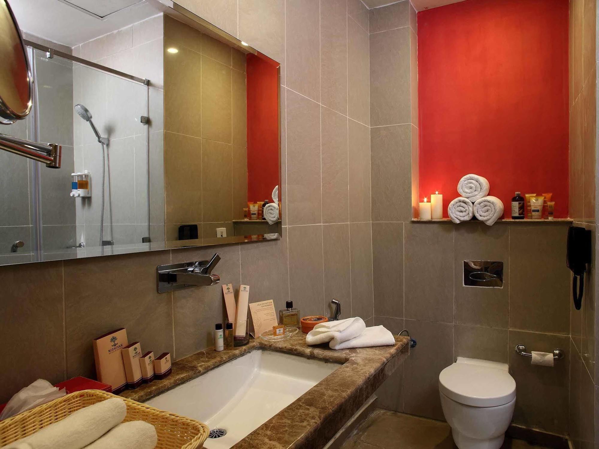 Hotel Nidhivan Sarovar Portico Vrindavan
