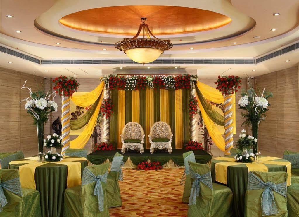 Nidhivan Sarovar Portico Hotel 4*